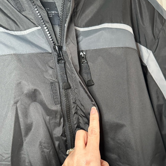 Men’s Coat - Picture 5 of 9